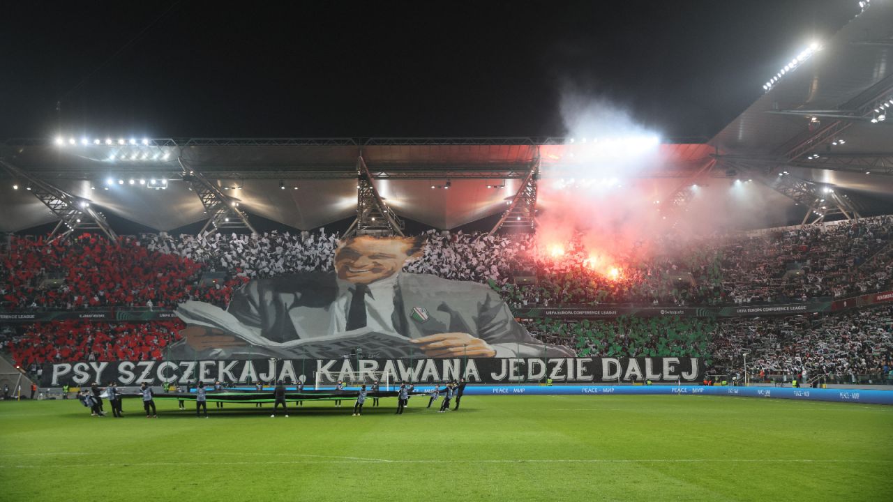 Legia Warszawa została ukarana przez UEFA za ostatnie mecze w Lidze Konferencji Europy z Aston Villą i AZ Alkmaar (fot: PAP)