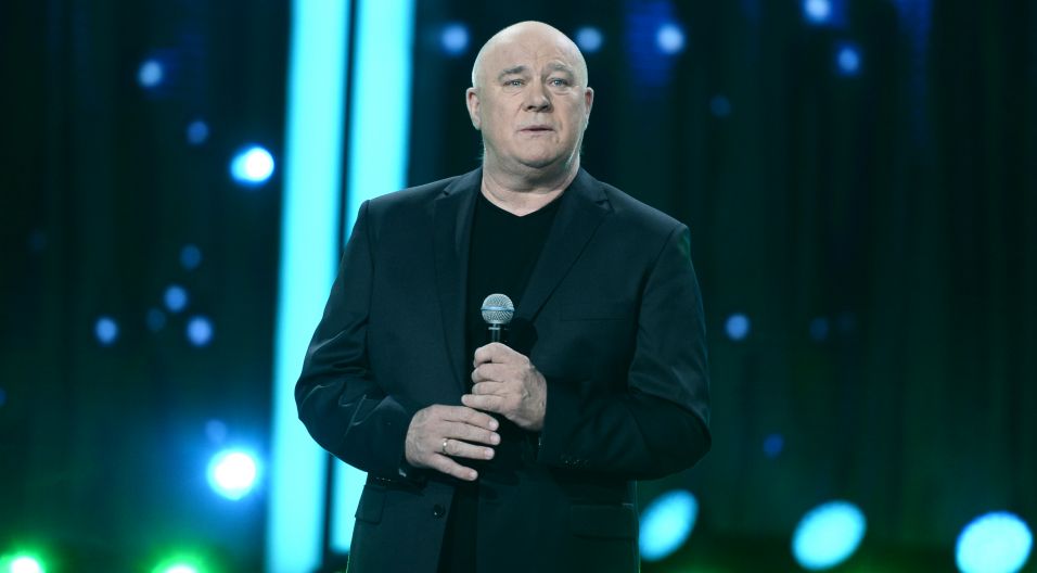 „C’est la vie” śpiewał niegdyś Andrzej Zaucha, a teraz Ryszard Rynkowski. Dawno niewidzianego artystę, publika przyjęła gromkimi brawami (fot. J. Bogacz/TVP)