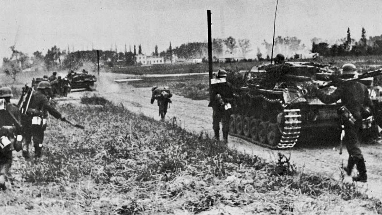 Jak pisze Przemysław Żurawski vel Grajewski, starcie militarne z III Rzeszą było nieuniknione (fot. Photo12/Universal Images Group via Getty Images) Jak pisze Przemysław Żurawski vel Grajewski, starcie militarne z III Rzeszą było nieuniknione (fot. Photo12/Universal Images Group via Getty Images)