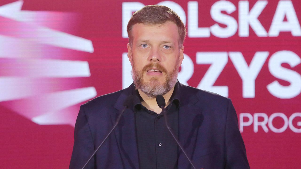 Lider Lewicy Razem Adrian Zandberg jest przeciwny cięciom w administracji (fot. PAP/Tomasz Waszczuk)