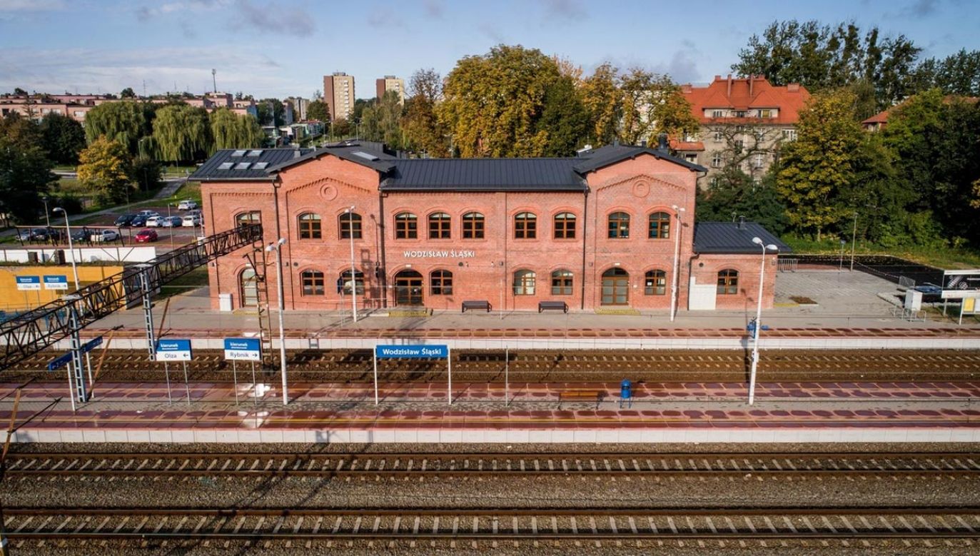 Odnowiony dworzec w Wodzisławiu Śląskim (fot. wodzislaw-slaski.pl)