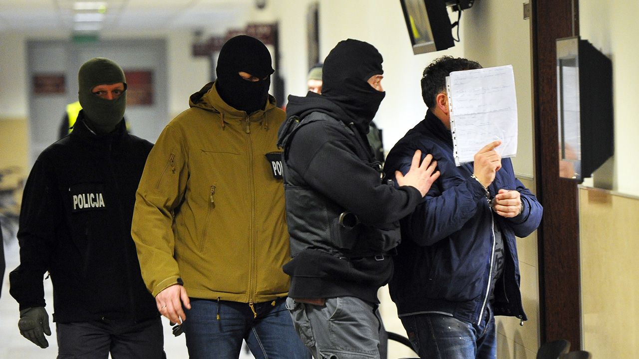 Pruszkowscy gangsterzy są oskarżeni m.in. o próbę wymuszenia miliona złotych haraczu (fot. arch. PAP/Marcin Bielecki)