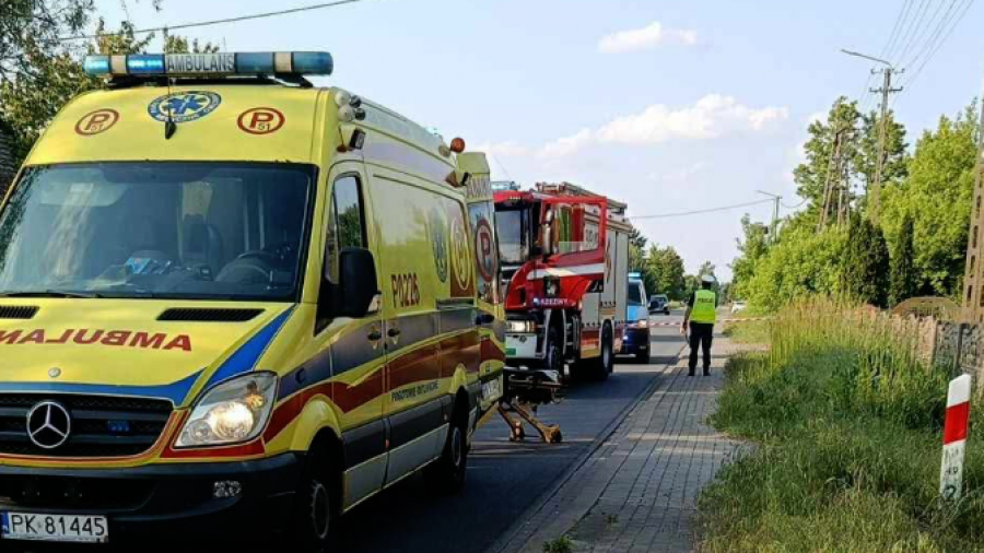 DW449 wypadek, Ostrów Kaliski potrącenie 13-latki, powiat kaliski (fot. FB/OSP Brzeziny)