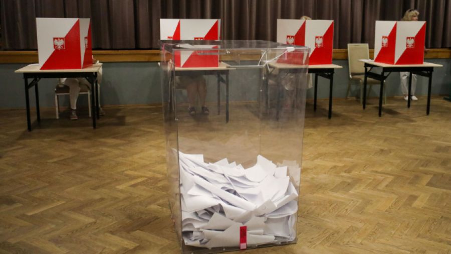 Dokument potrzebny niedługo. Ostatnia szansa (fot. PAP/Albert Zawada)
