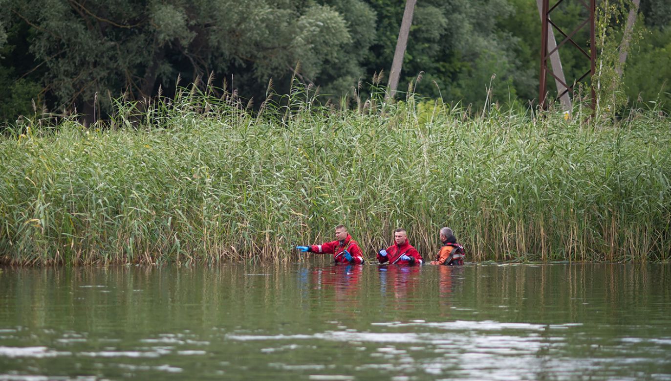 Poszukiwania na rzece Pisa w Piszu, gdzie doszło do tragedii (fot. arch.PAP/ Archiwum Marek Truszkowski)