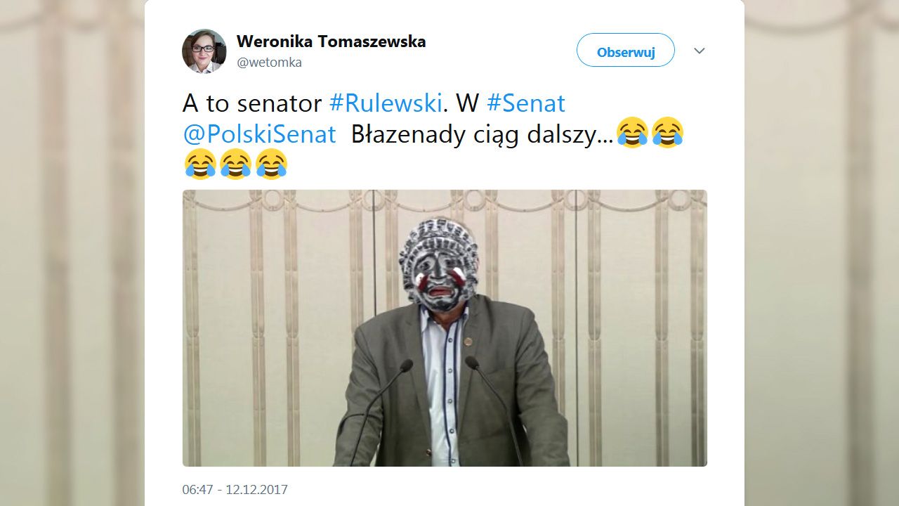 Senator PO Jan Rulewski wystąpił na mównicy w masce z greckiej tragedii (fot. tt/@wetomka) Senator PO Jan Rulewski wystąpił na mównicy w masce z greckiej tragedii (fot. tt/@wetomka)