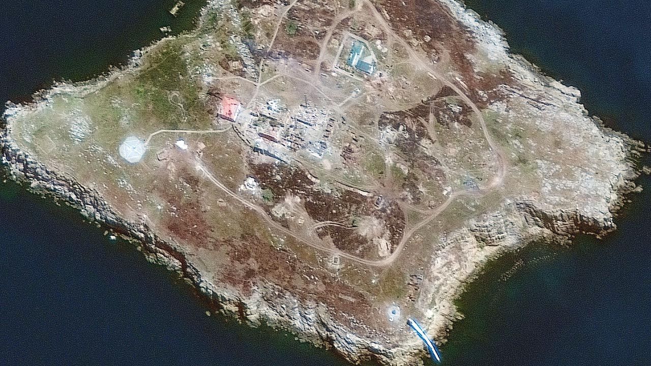 Rosja zbombardowała Wyspę Węży (fot. PAP/EPA/MAXAR TECHNOLOGIES HANDOUT)
