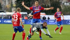 Arkadiusz Kasperkiewicz z Rakowa Częstochowa i Flavio Paixao z Lechii Gdańsk