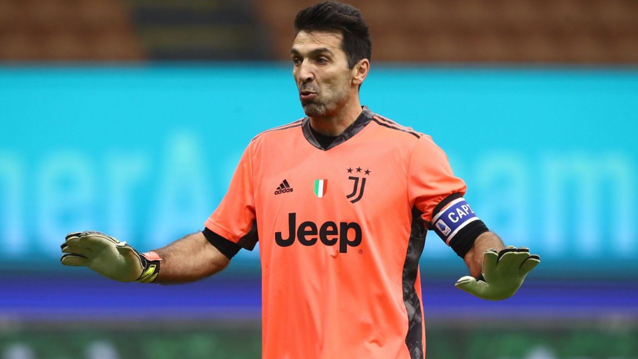 Gianluigi Buffon nie zostanie piłkarzem Barcelony (fot. Getty)