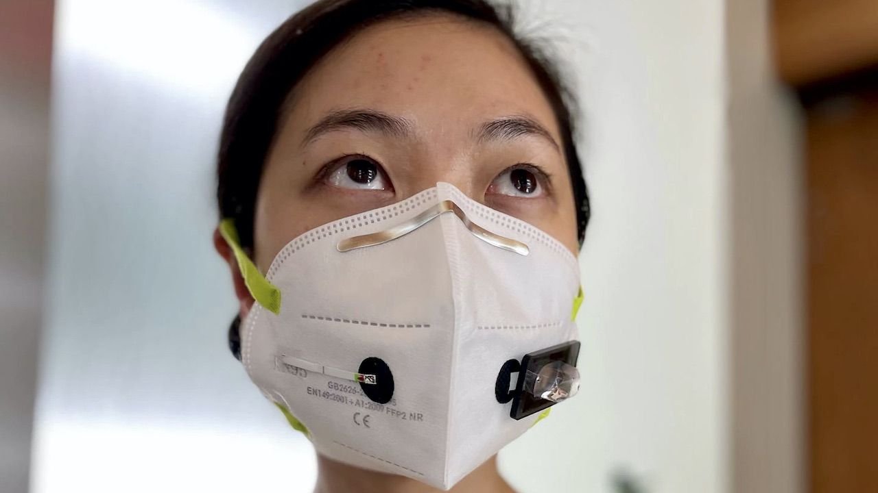 Maska do wykrywania zakażenia koronawirusem (fot. Wyss Institute at Harvard University)