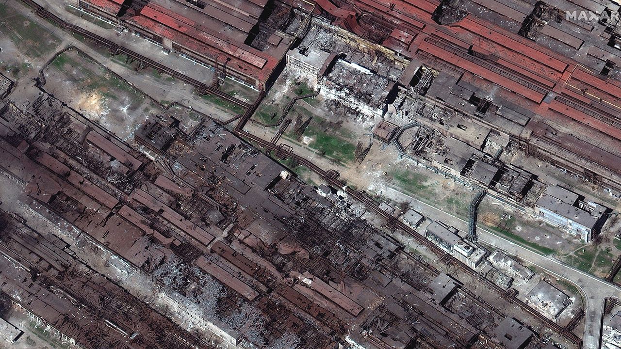 Azowstal w Mariupolu (fot. Satellite image (c) 2022 Maxar Technologies/Getty)
