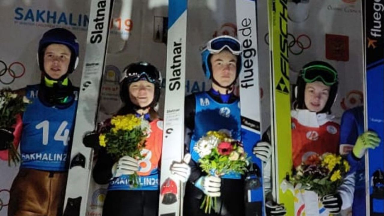 Danił Wasiljew (drugi z prawej) na podium Igrzysk Azjatyckich Dzieci (fot. OLYMPIC.KZ)