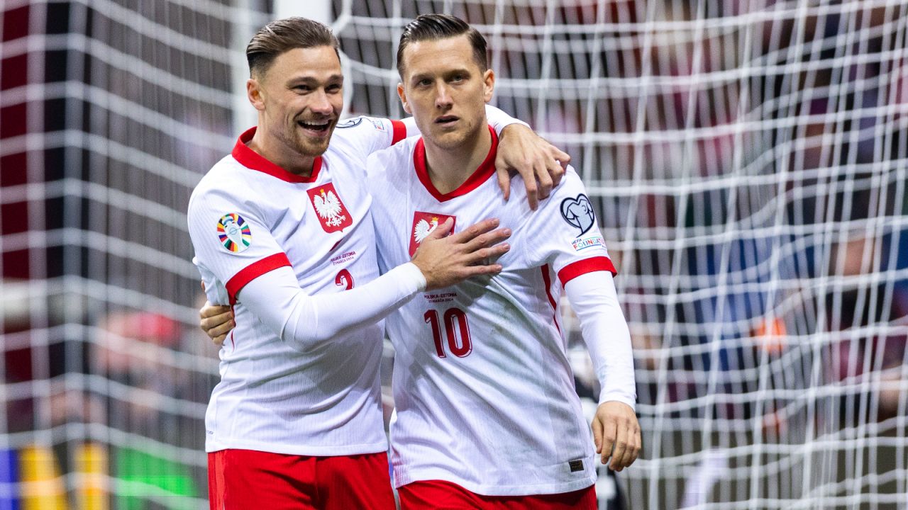 Matty Cash i Piotr Zieliński (fot. Getty Images)