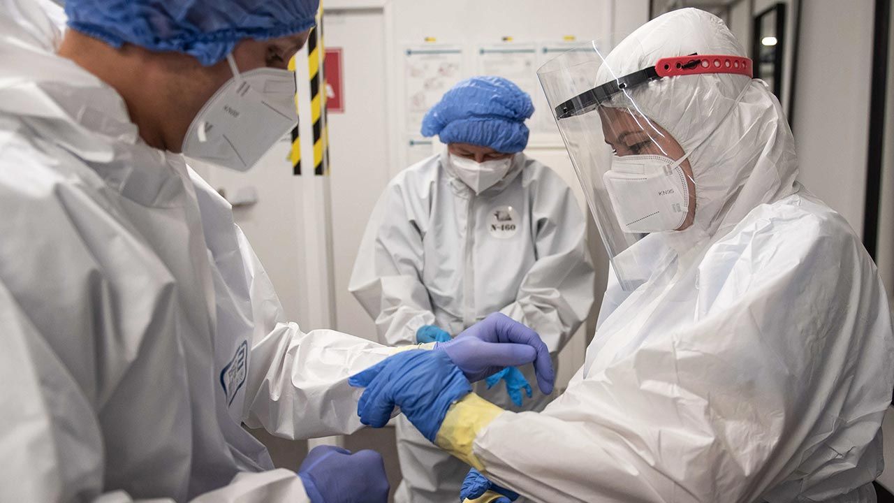 Raport o epidemii koronawirusa w Polsce (fot. PAP/Wojtek Jargiło) Raport o epidemii koronawirusa w Polsce (fot. PAP/Wojtek Jargiło)