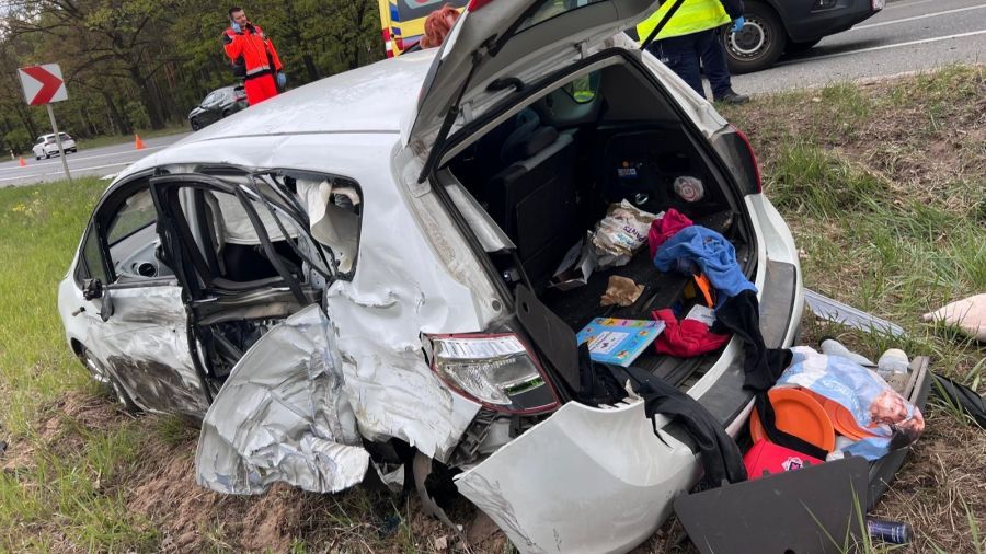 Policja bada okoliczności wypadku (fot. KP PSP w Aleksandrowie Kujawskim)
