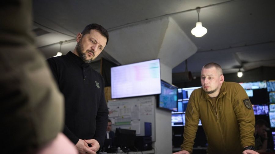 Прэзідэнт Украіны Уладзімір Зяленскі падчас паездкі на Сумшчыну, Украіна. 3 красавіка 2025 года. Здымак мае ілюстрацыйны характар. Фота: President.gov.ua