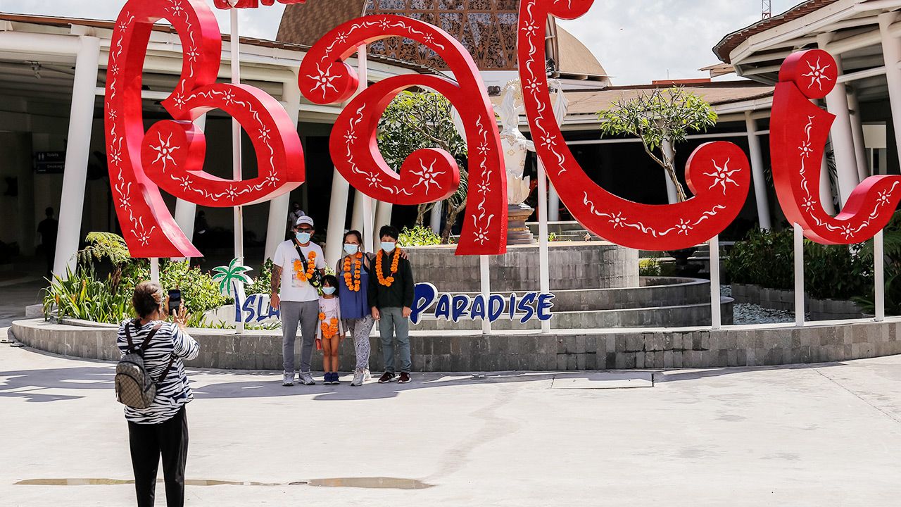Amerykanki po tym incydencie otrzymały półroczny zakaz wjazdu do Indonezji (fot. Johanes Christo/NurPhoto via Getty Images) Amerykanki po tym incydencie otrzymały półroczny zakaz wjazdu do Indonezji (fot. Johanes Christo/NurPhoto via Getty Images)