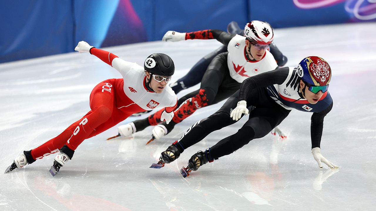 Na czym polega short track? To sport szybki, kontaktowy i widowiskowy