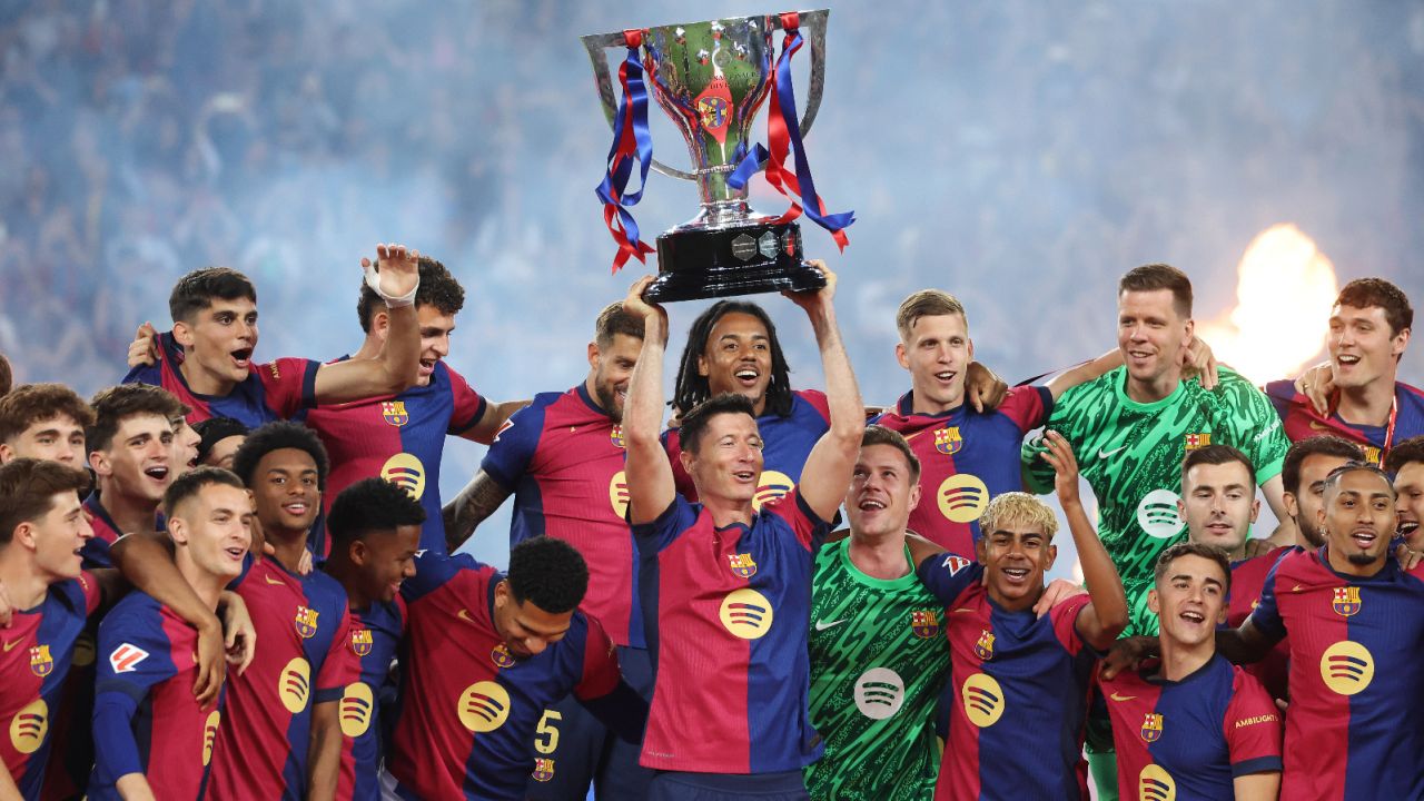 Piłkarze Barcelony są coraz bliżej powrotu na Camp Nou (fot. Getty)