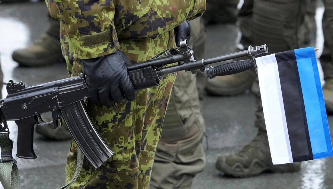Ministerstwo zaznaczyło, że przekazana broń i amunicja były w pełni sprawne (fot. INTS KALNINS / Reuters / Forum)