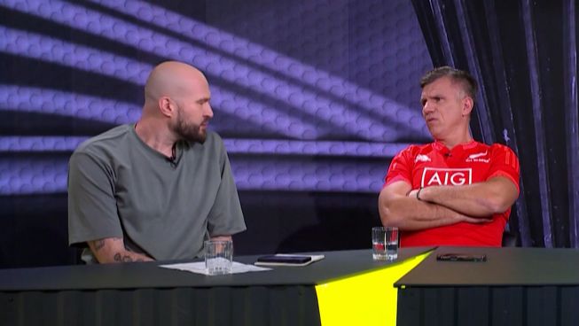 Piotr Żelazny i Robert Podoliński (fot. TVP SPORT) Piotr Żelazny i Robert Podoliński podczas dyskusji o decyzjach UEFA ws. incydentów kibiców izraelskiego klubu.