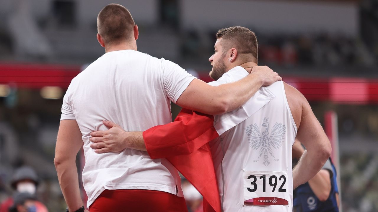 Wojciech Nowicki wygrał z Pawłem Fajdkiem złoto olimpijskie. I chce jeszcze (fot. PAP)