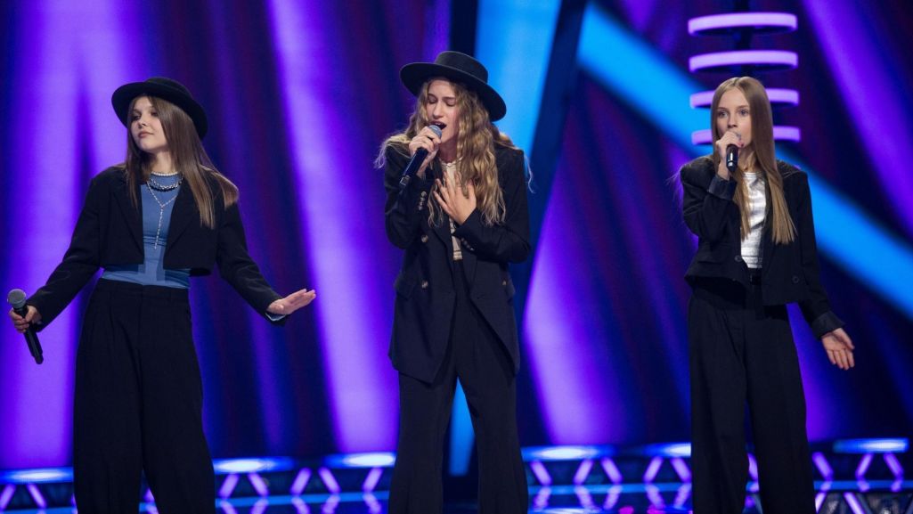 Laura, Lena i Karolina, podopieczne Tomsona i Barona, zaśpiewały piosenkę pt. „As” George’a Michaela & Mary J. Blige (oryg. Stevie Wonder). Fot. Waldemar Kompała/ TVP