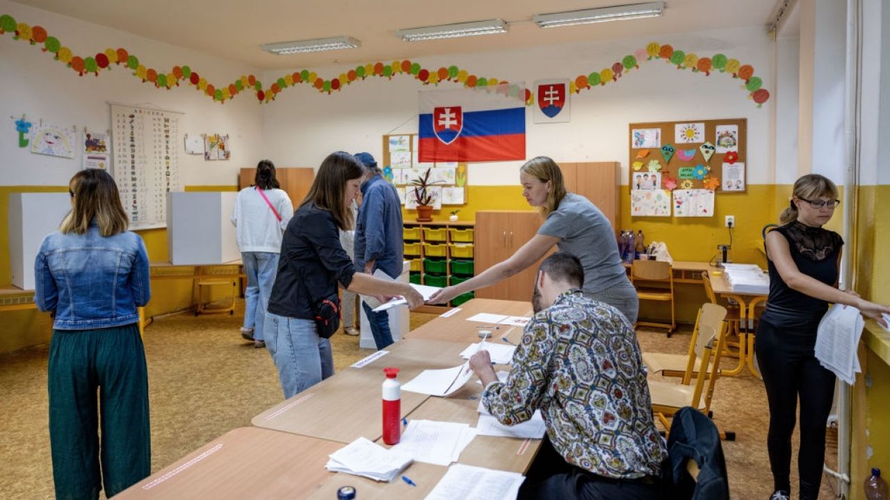 uid ef0341cab7aa48749f190bb0293a2a8e width 1280 play 0 pos 0 gs 0 height 720 voters wait in line to cast their ballots at a polling station in slovak parliamentary elections on september 30 2023 in bratislava slovakia photo by janos kum