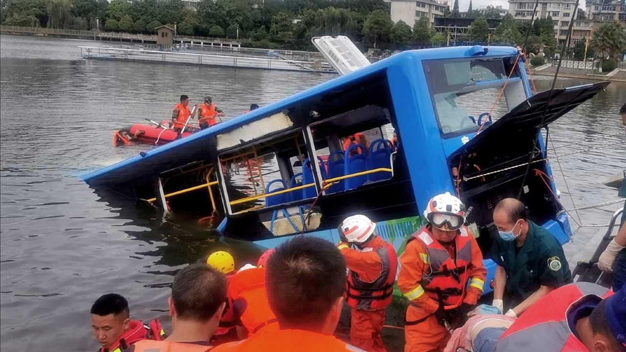 Wśród ofiar było wielu uczniów (fot. PAP/EPA/STR) Wśród ofiar było wielu uczniów (fot. PAP/EPA/STR)