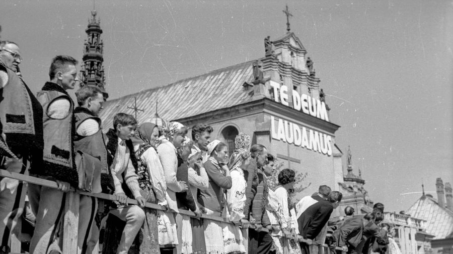 Kontynuacja obchodów milenijnych na Jasnej Górze, 15 sierpnia 1966. Fot. Miroslaw Stankiewicz/Forum