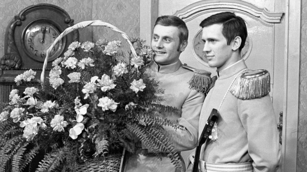 Janusz Bukowski i Jan Englert w spektaklu „Trzy siostry” (fot. TVP)