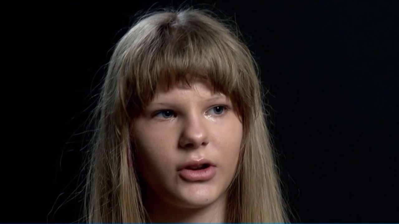 Szkolny hejt przez „zły styl”. „Kolega próbował zepchnąć mnie ze schodów”