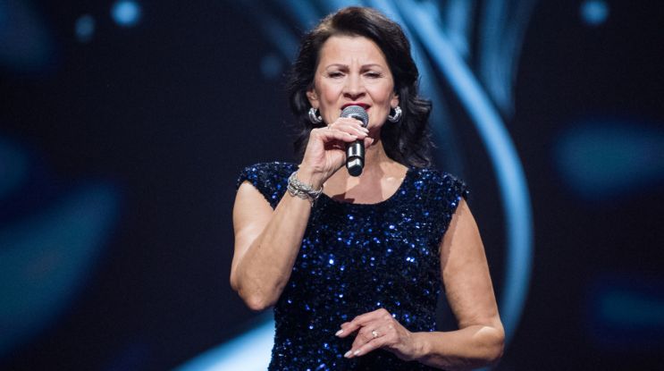 Bożena Gloc – „Jezioro szczęścia”; „The Voice Senior”, Finał, 15 lutego 2025