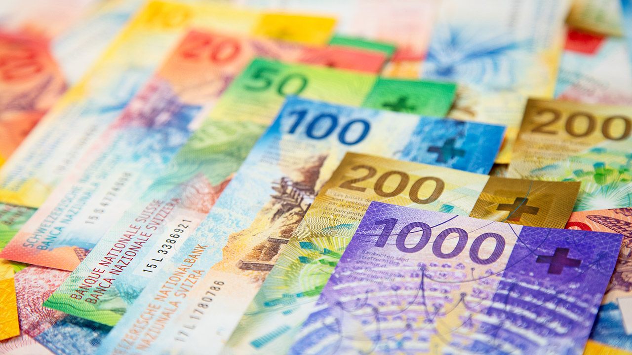 Proponowane przez Millennium warunki ugód różnią się od tych sugerowanych przez KNF (fot. Shutterstock/Natali Glado) Proponowane przez Millennium warunki ugód różnią się od tych sugerowanych przez KNF (fot. Shutterstock/Natali Glado)