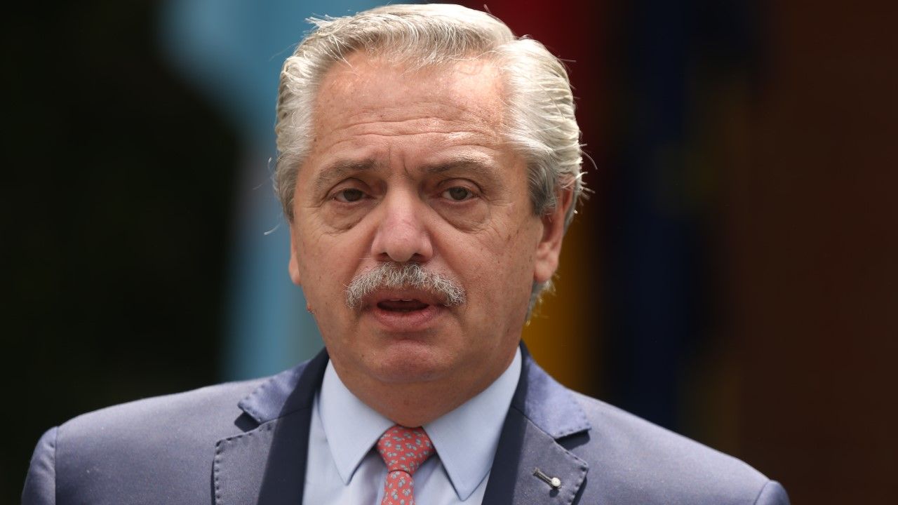 Prezydent Argentyny Alberto Fernandez będzie musiał dokonać rekonstrukcji rządu (fot. C. de Luca. POOL via Getty Images) Prezydent Argentyny Alberto Fernandez będzie musiał dokonać rekonstrukcji rządu (fot. C. de Luca. POOL via Getty Images)